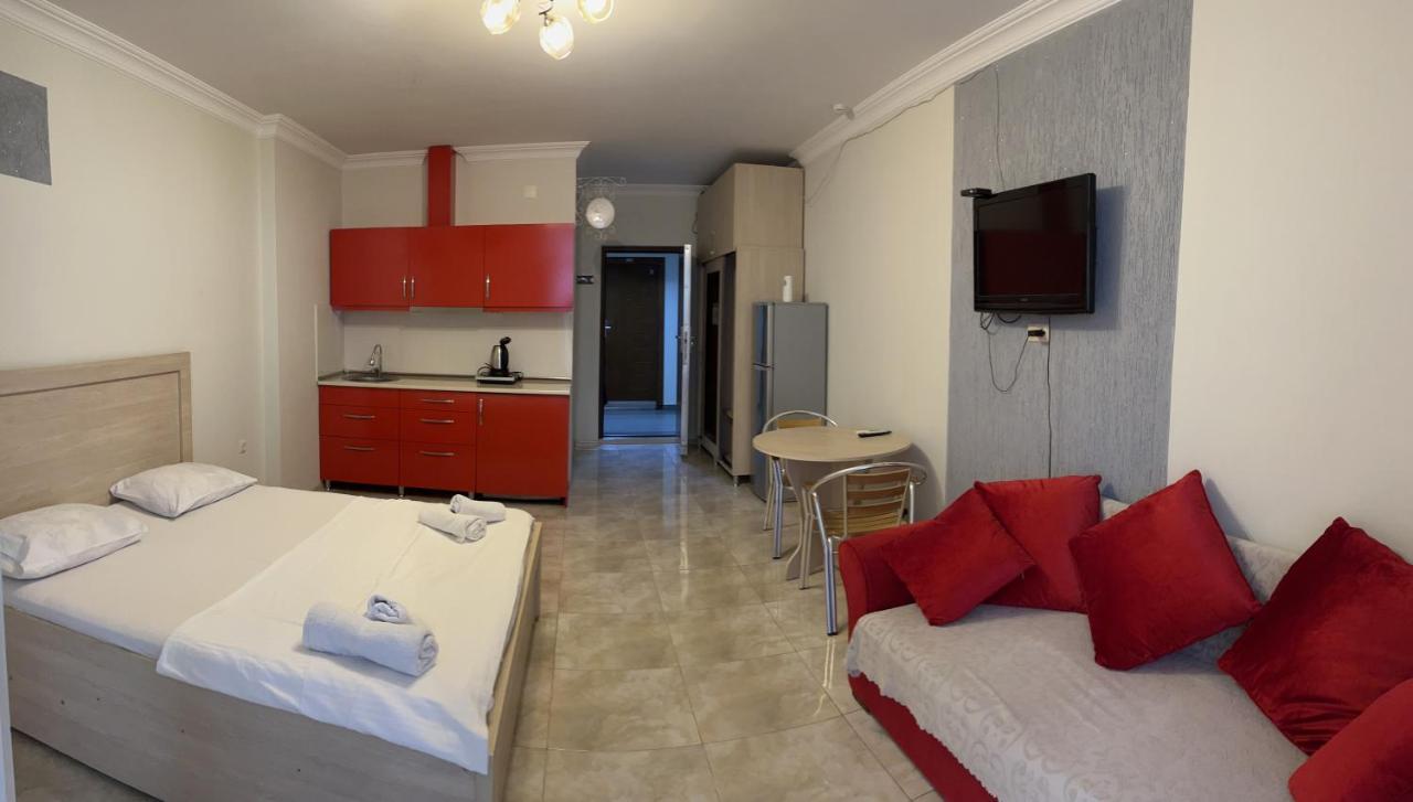Orbi Apartamenti Batumi 15 B Hotel ภายนอก รูปภาพ