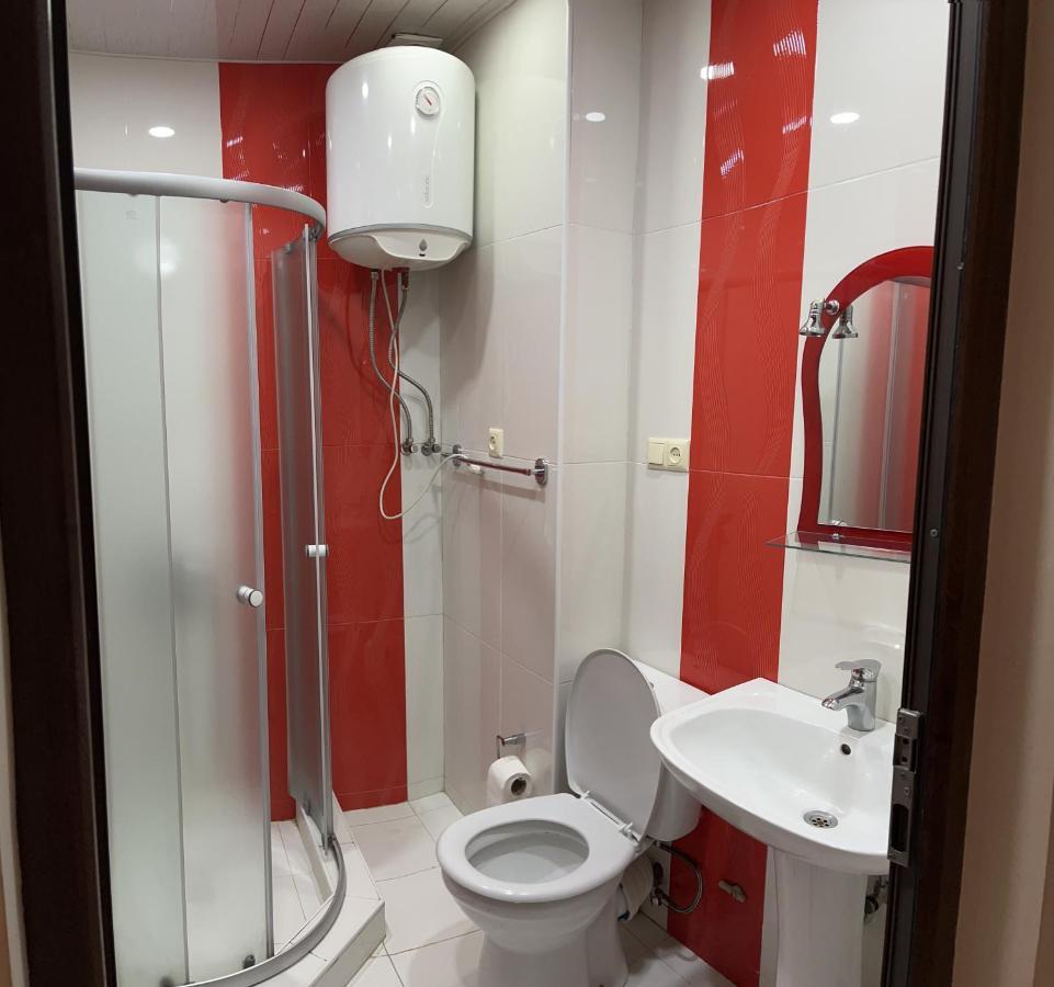 Orbi Apartamenti Batumi 15 B Hotel ภายนอก รูปภาพ